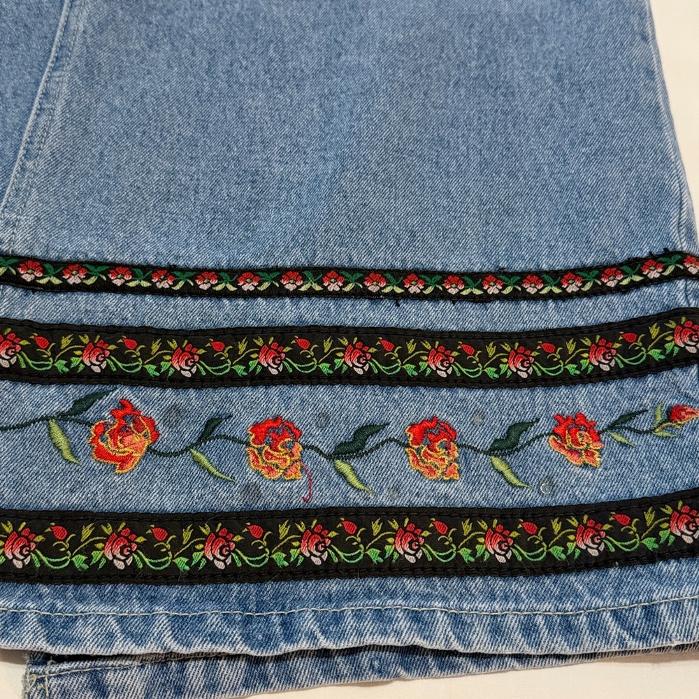 Bill Blass Blue Maxi Denim Skirt with Embroidered Floral Accents size 14 Vintage - Picture 3 of 8